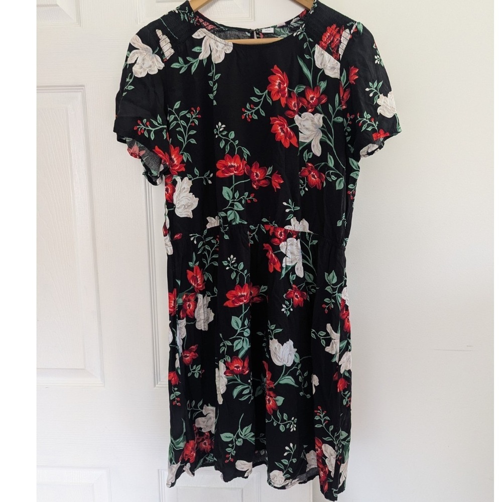 Old Navy Mini Dress Black Red Short Sleeve Floral Smocked Rayon Lg Lightweight
